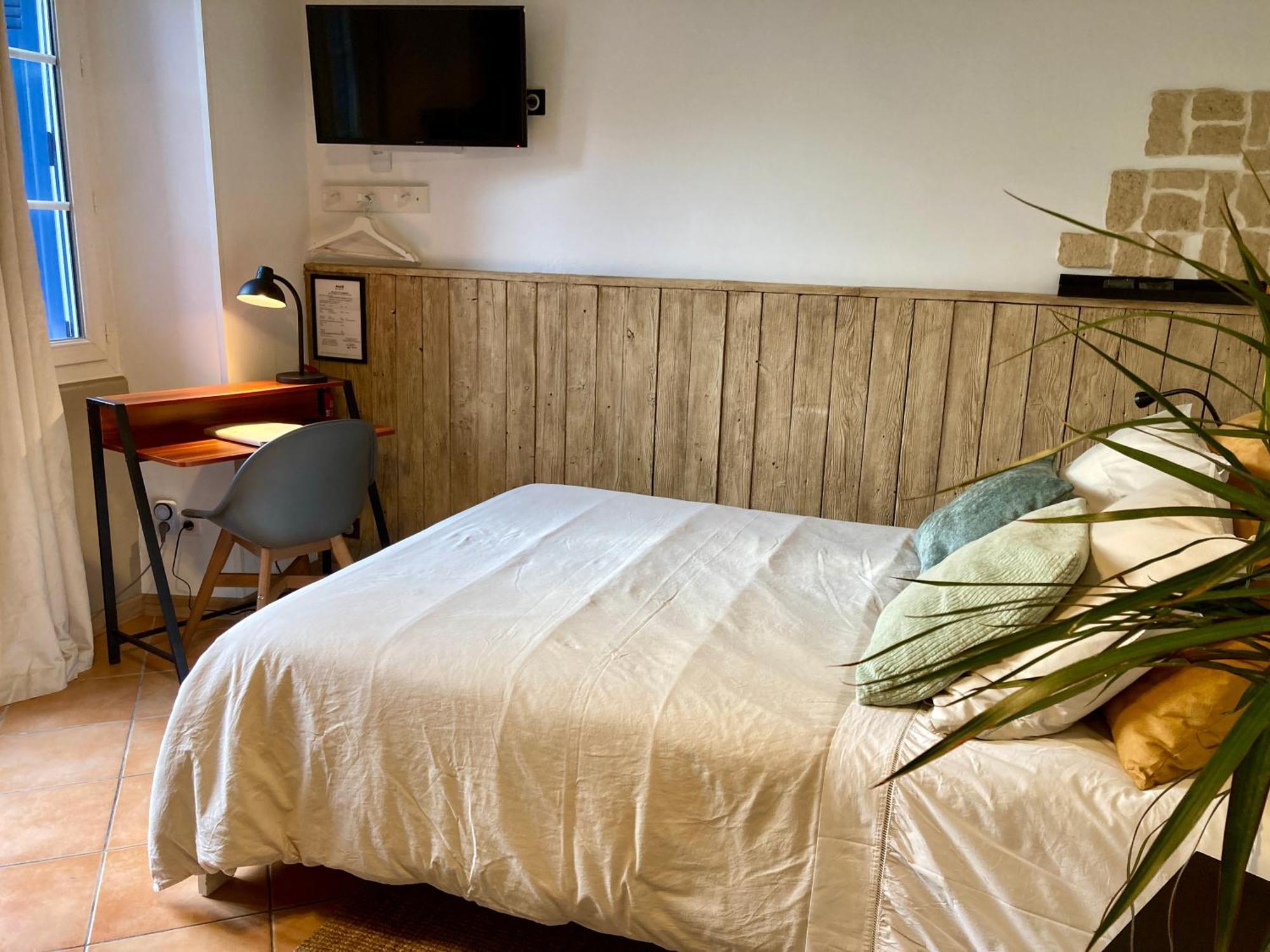 Aux 4 Logis Appart-Hotel - Studio Le City - Petit Dejeuner Inclus 1Ere Nuit Foix Kültér fotó