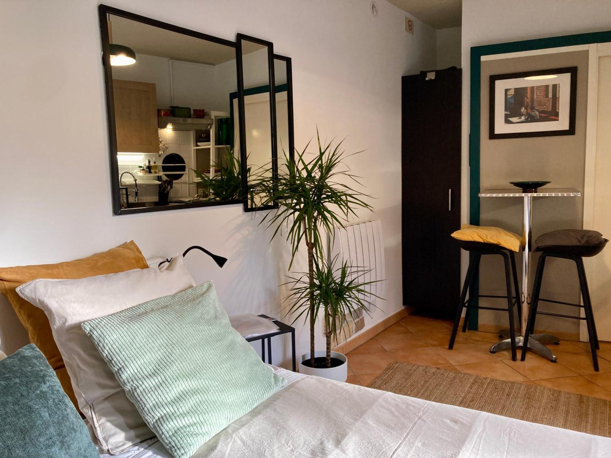 Aux 4 Logis Appart-Hotel - Studio Le City - Petit Dejeuner Inclus 1Ere Nuit Foix Kültér fotó